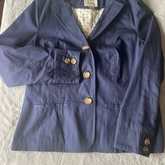 LL Bean Women's Navy Blazer with Button Detail size 16 reg - Picture 1 of 8